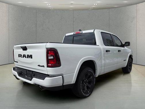 Bright White Clearcoat 2026 RAM 1500 Big Horn/Lone Star