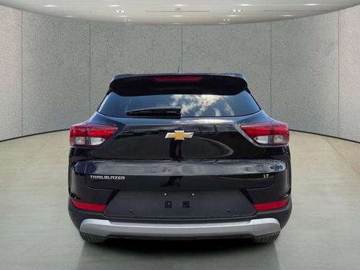 Mosaic Black Metallic 2024 Chevrolet Trailblazer LT