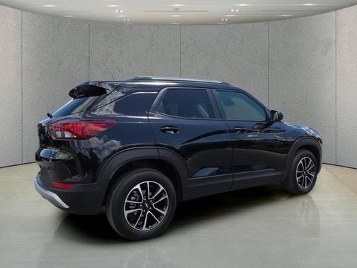 Mosaic Black Metallic 2024 Chevrolet Trailblazer LT