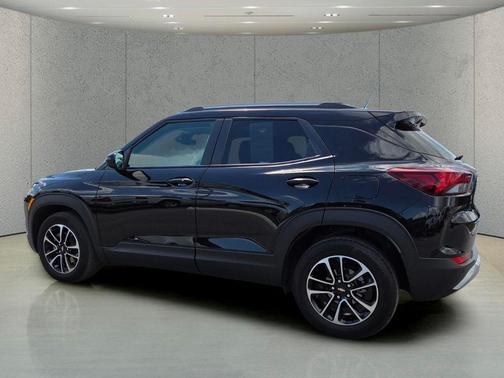 Mosaic Black Metallic 2024 Chevrolet Trailblazer LT