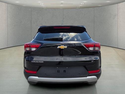 Mosaic Black Metallic 2024 Chevrolet Trailblazer LT