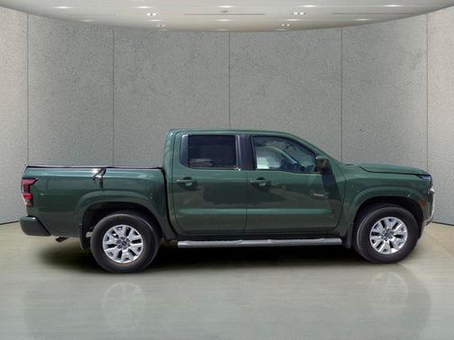 Tactical Green Metallic 2022 Nissan Frontier SV