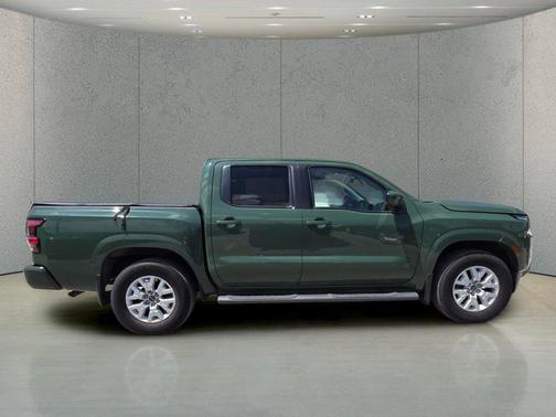 Tactical Green Metallic 2022 Nissan Frontier SV