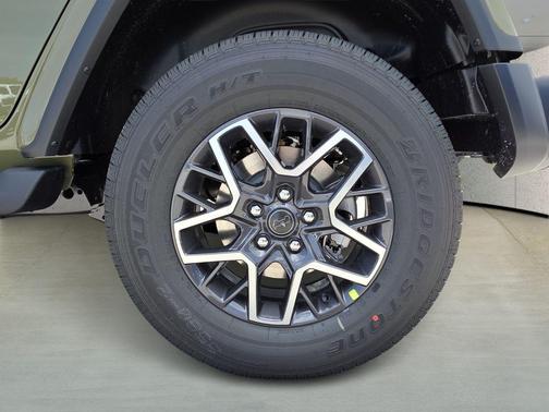 2026 Jeep Wrangler 4-Door Sahara 4x4