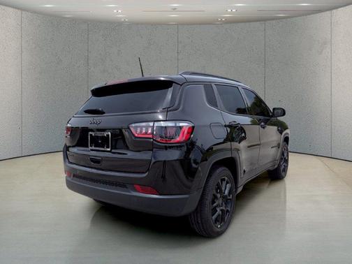 Diamond Black Crystal Pearlcoat 2026 Jeep Compass Sport