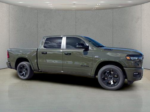 Tank 2027 RAM 1500 Big Horn/Lone Star