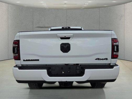 Bright White Clearcoat 2024 RAM 3500 Laramie Crew Cab 4x4 8' Box