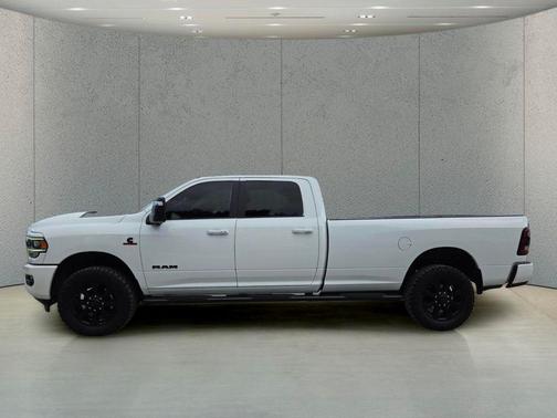 Bright White Clearcoat 2024 RAM 3500 Laramie Crew Cab 4x4 8' Box