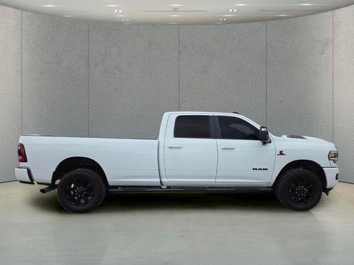 Bright White Clearcoat 2024 RAM 3500 Laramie Crew Cab 4x4 8' Box