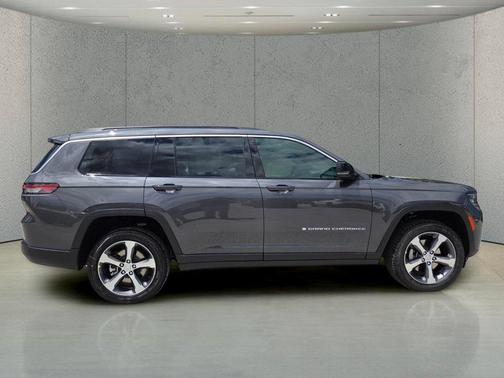 Baltic Gray Metallic Clearcoat 2026 Jeep Grand Cherokee L Limited