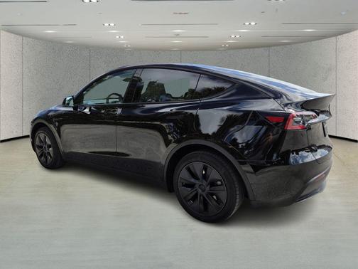 2024 Tesla Model Y Long Range Single Motor Rear-Wheel Drive