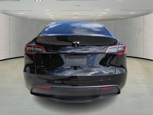 2024 Tesla Model Y Long Range Single Motor Rear-Wheel Drive