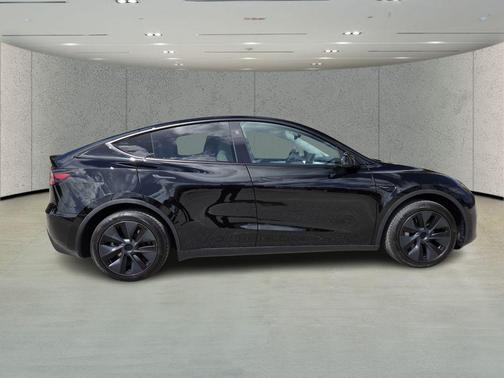 2024 Tesla Model Y Long Range Single Motor Rear-Wheel Drive