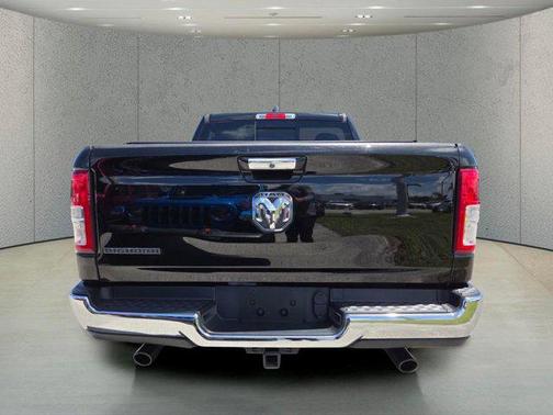 Diamond Black Crystal Pearlcoat 2020 RAM 1500 Big Horn/Lone Star