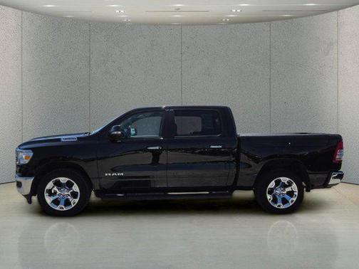 Diamond Black Crystal Pearlcoat 2020 RAM 1500 Big Horn/Lone Star