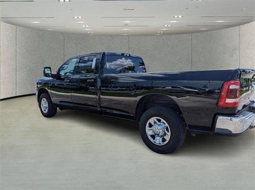 2024 RAM 2500 Tradesman Crew Cab 4x2 8' Box