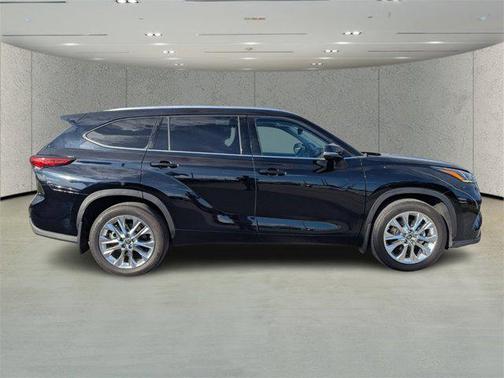 2022 Toyota Highlander Limited