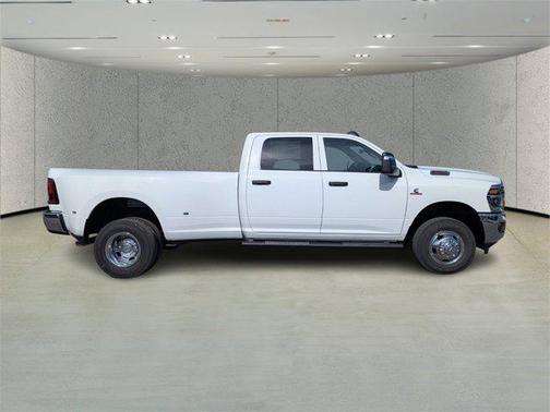 2026 RAM 3500 Tradesman Crew Cab 4x4 8' Box