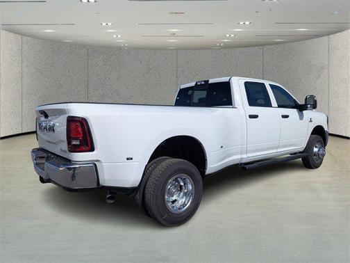 2026 RAM 3500 Tradesman Crew Cab 4x4 8' Box