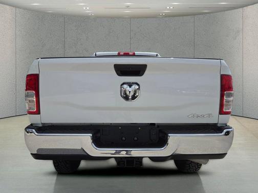 Bright White Clearcoat 2024 RAM 3500 Big Horn Crew Cab 4x4 8' Box