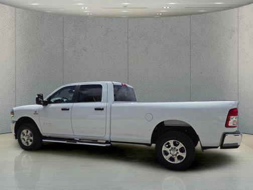 Bright White Clearcoat 2024 RAM 3500 Big Horn Crew Cab 4x4 8' Box