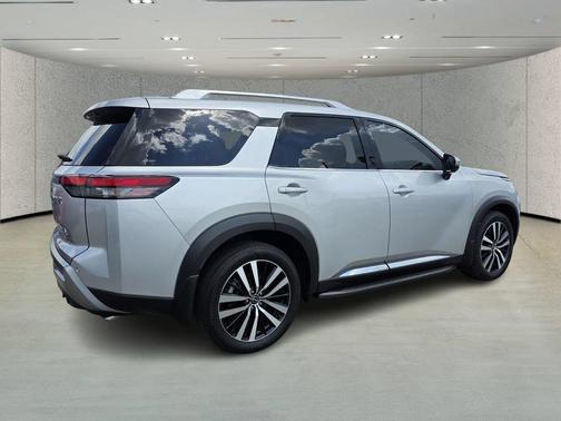 Brilliant Silver Metallic 2024 Nissan Pathfinder Platinum 4WD