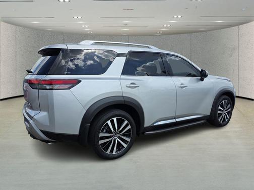 Brilliant Silver Metallic 2024 Nissan Pathfinder Platinum 4WD