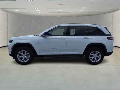 Bright White Clearcoat 2022 Jeep Grand Cherokee Limited