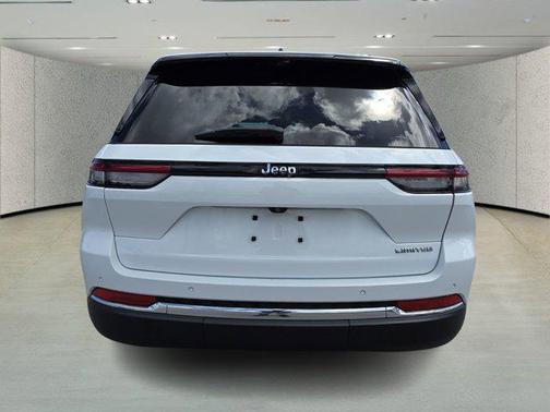 Bright White Clearcoat 2022 Jeep Grand Cherokee Limited