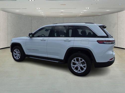 Bright White Clearcoat 2022 Jeep Grand Cherokee Limited