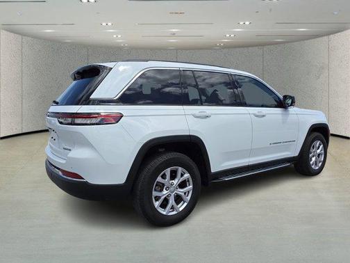Bright White Clearcoat 2022 Jeep Grand Cherokee Limited
