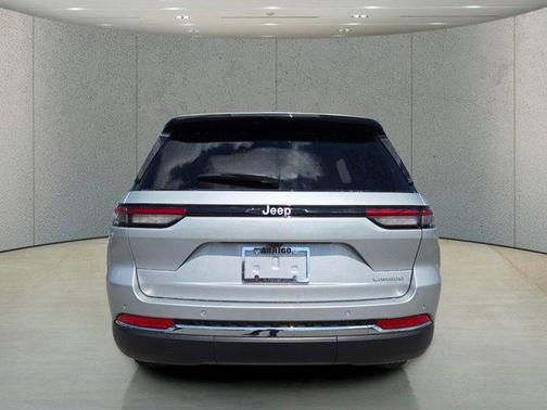 Silver Zynith 2026 Jeep Grand Cherokee Altitude