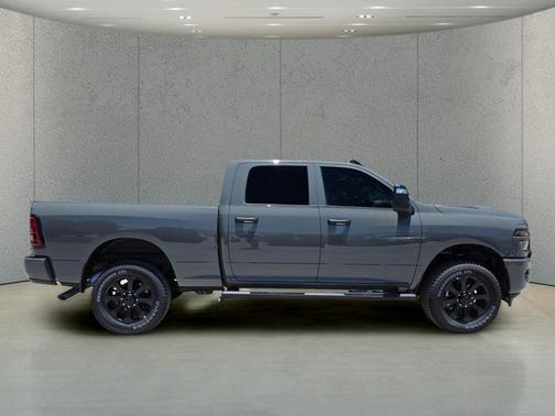 Ceramic White 2026 RAM 2500 Black Express Crew Cab 4x4 6'4' Box