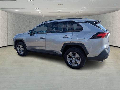 Silver Sky Metallic 2022 Toyota RAV4 XLE