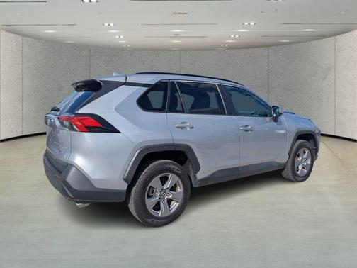 Silver Sky Metallic 2022 Toyota RAV4 XLE