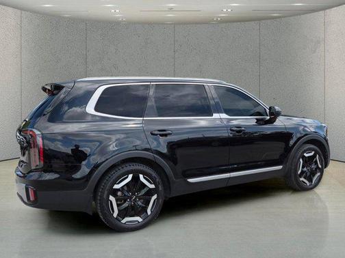 Ebony Black 2024 Kia Telluride EX