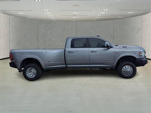 2022 RAM 3500 Laramie Crew Cab 4x4 8' Box