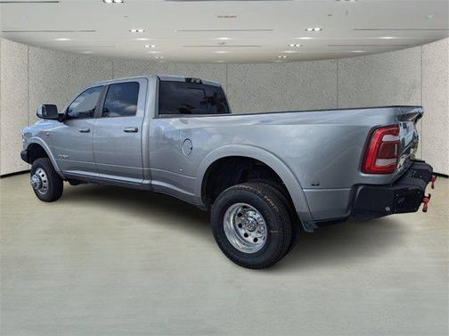 2022 RAM 3500 Laramie Crew Cab 4x4 8' Box