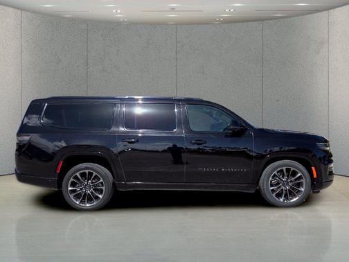 Diamond Black Crystal Pearlcoat 2024 Jeep Grand Wagoneer L Series II 4x4