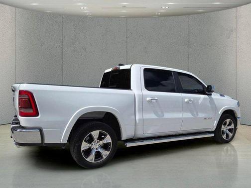 Bright White Clearcoat 2022 RAM 1500 Laramie