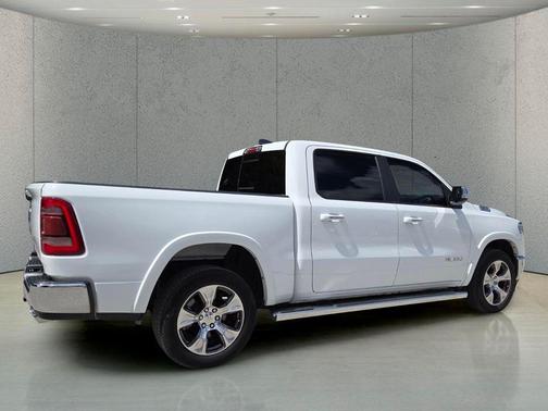 Bright White Clearcoat 2022 RAM 1500 Laramie