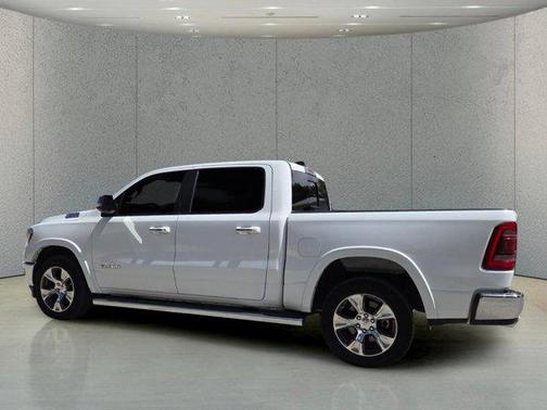 Bright White Clearcoat 2022 RAM 1500 Laramie