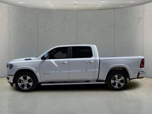 Bright White Clearcoat 2022 RAM 1500 Laramie