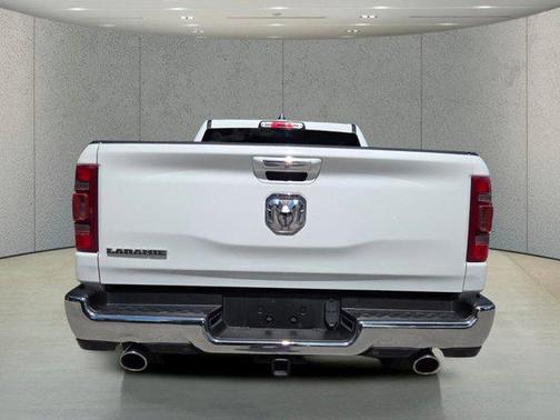 Bright White Clearcoat 2022 RAM 1500 Laramie