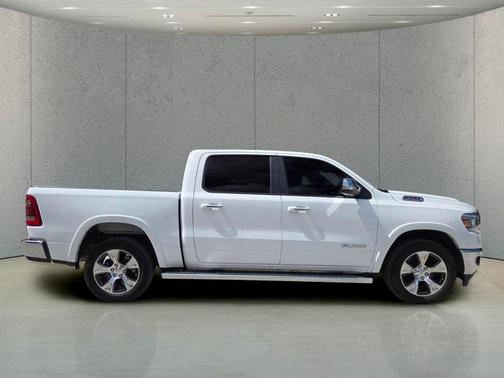 Bright White Clearcoat 2022 RAM 1500 Laramie