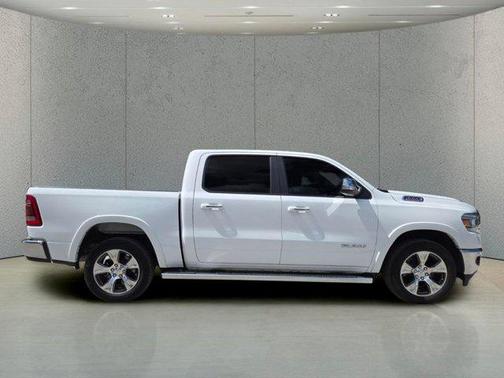 Bright White Clearcoat 2022 RAM 1500 Laramie