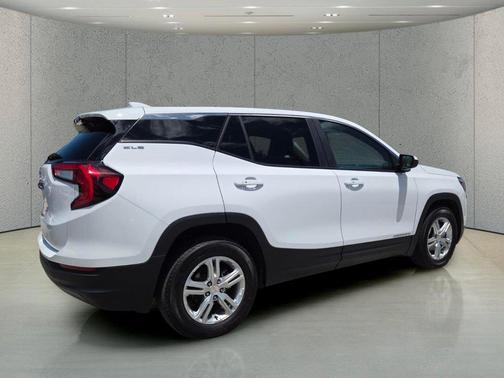 Summit White 2024 GMC Terrain SLE