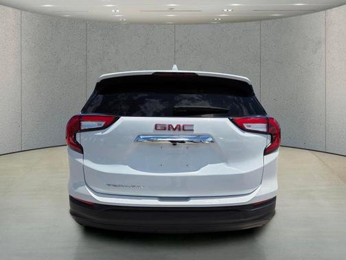 Summit White 2024 GMC Terrain SLE