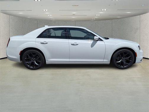 2022 Chrysler 300 S