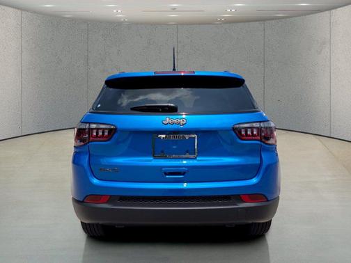 Hydro Blue Pearlcoat 2026 Jeep Compass Latitude